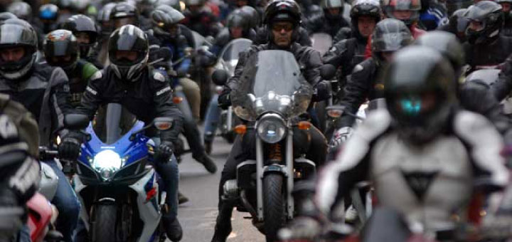 Les motards n’apprécient pas d’être caricaturés.