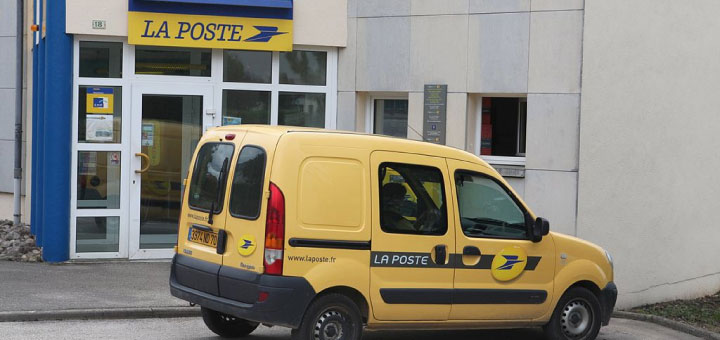 Des postiers bientôt promus inspecteurs des permis de conduire.