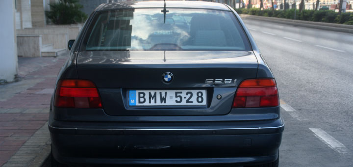plaque-d-immatriculation-voiture